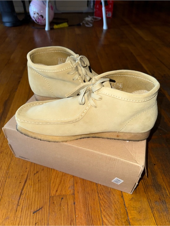 Clarks Men’s Suede Chukka Boots - Beige